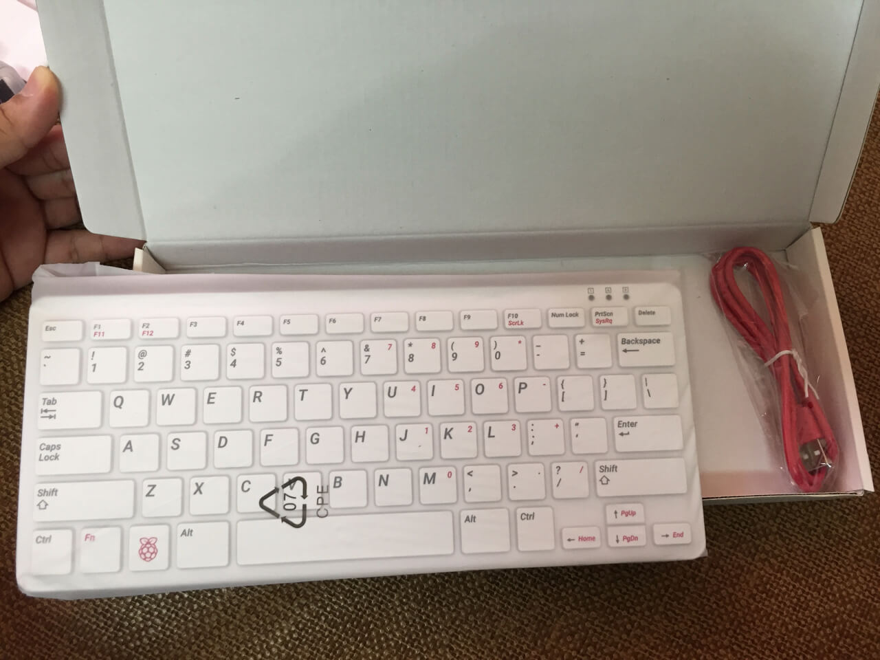 Raspberry Pi 4 Desktop Kit keyboard