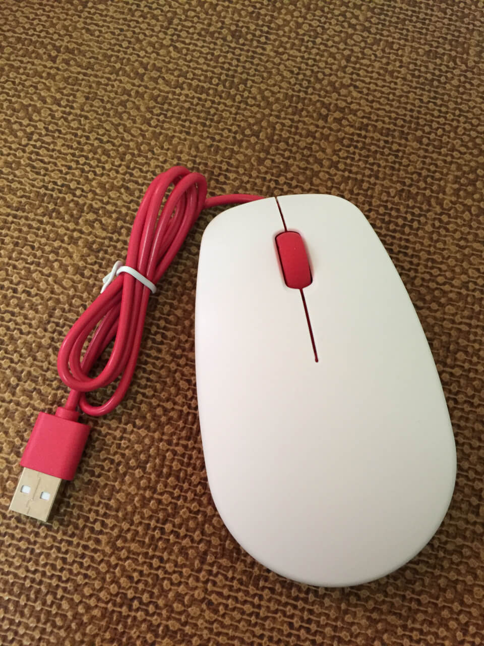 Raspberry Pi 4 Desktop Kit mouse