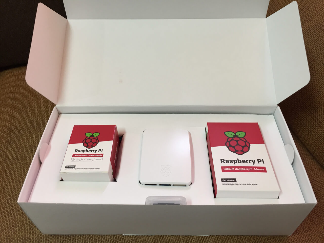 Raspberry Pi 4 Desktop Kit 內層